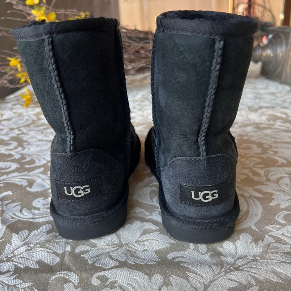 UGG Other - UGG AUSTRALIA Classic II Boot kids size 1